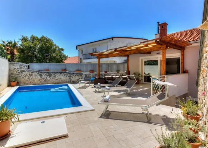Villa Beautiful Stella Blue In *