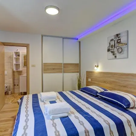 Beautiful Stella Blue In 노비비노돌스키