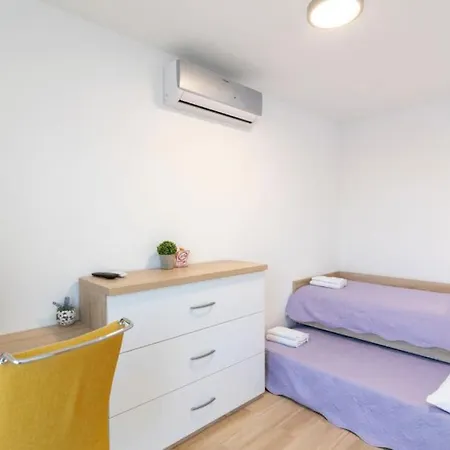 Beautiful Stella Blue In 빌라 노비비노돌스키