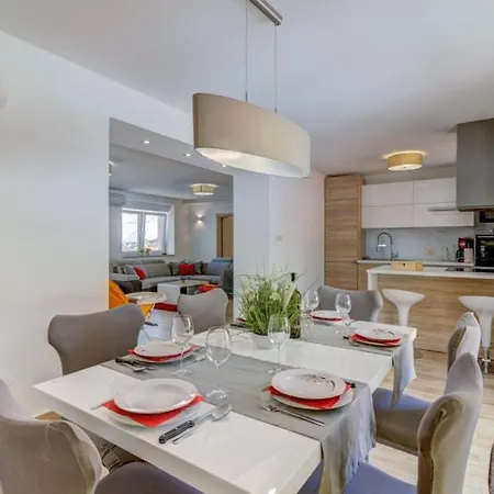 Beautiful Stella Blue In 빌라